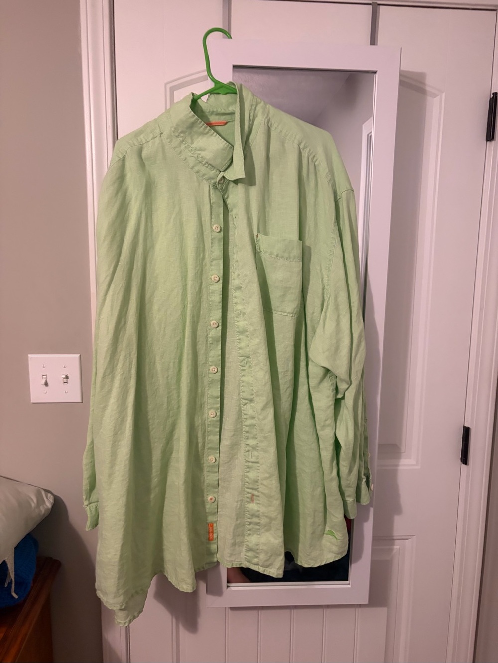 Light Green Men’s Button-Up Shirt